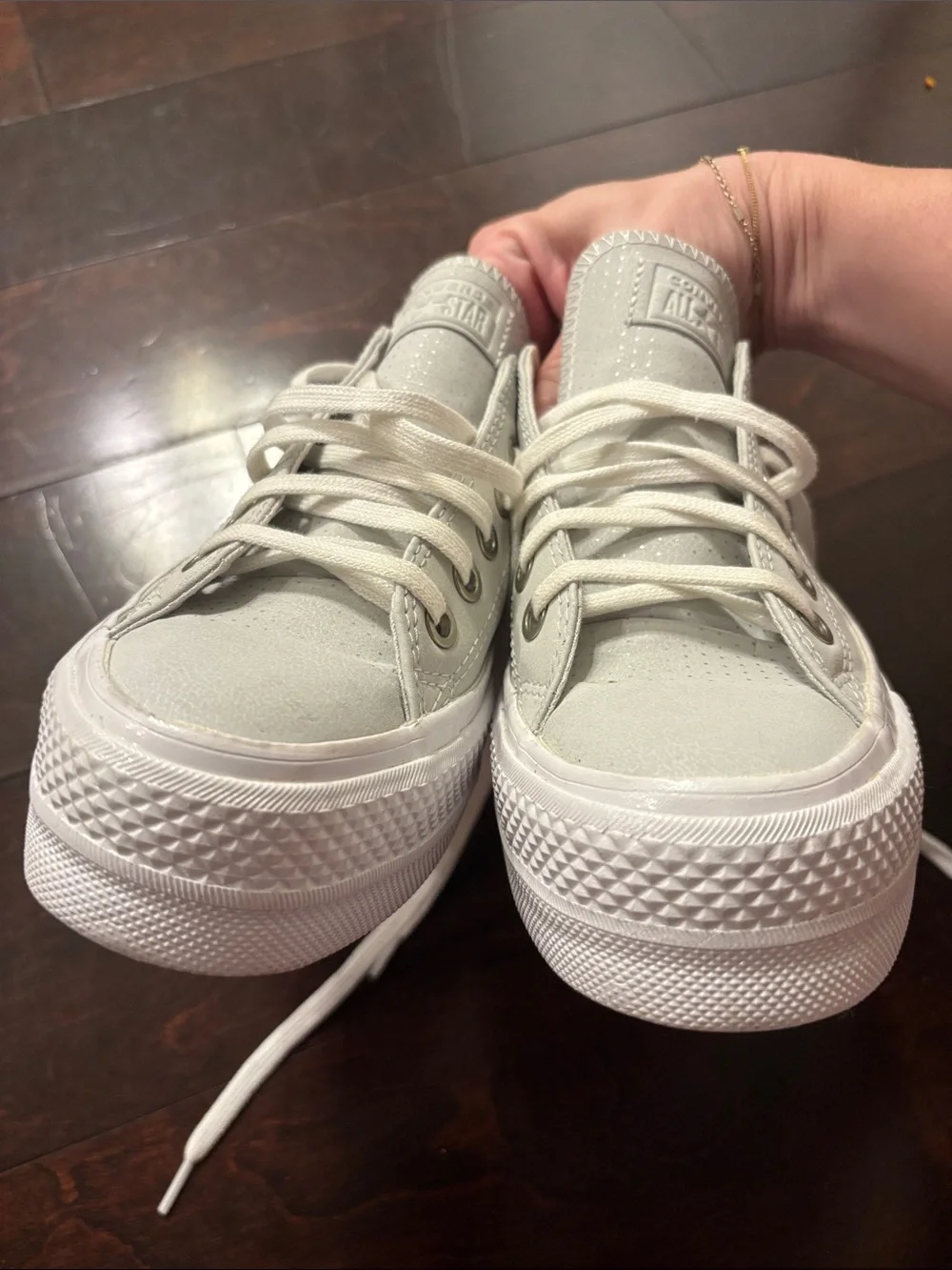 Women’s Converse Low Top Sneakers in Light Gray